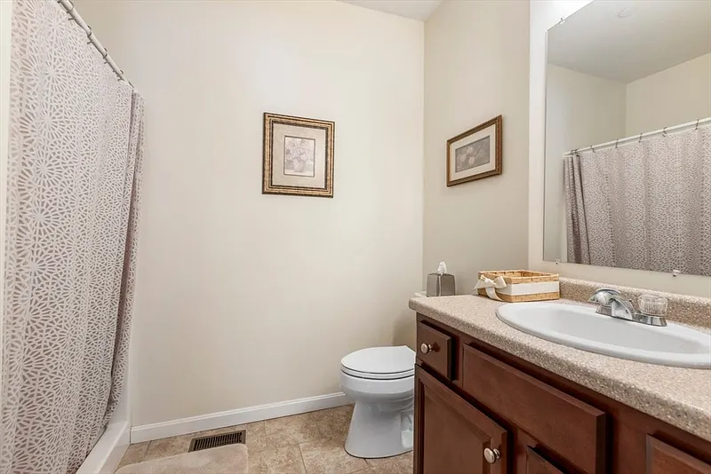 631 East St #L101 Photo 21