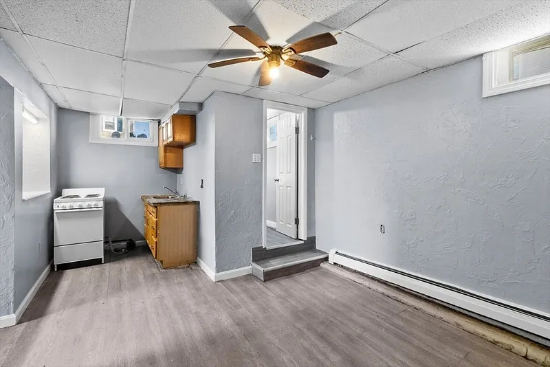 42 Godfrey St Photo 34