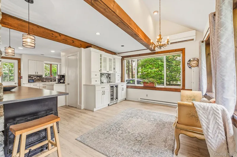 24 Tamarack Road Photo 8