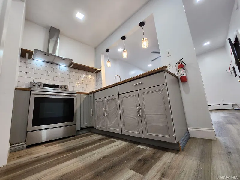 70 Lander Street Photo 36