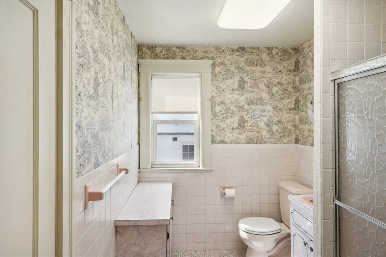 64 Bates Ave Photo 3