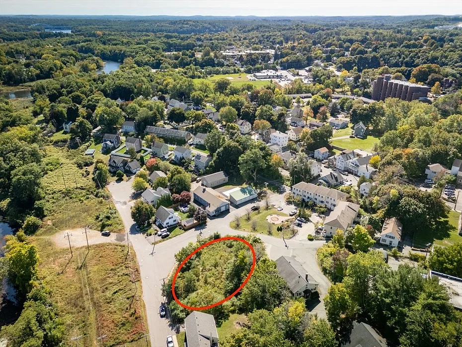 33 Mill St Photo 17