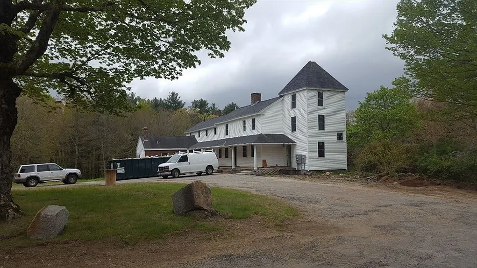 3 Warren Rd  #A Photo 2