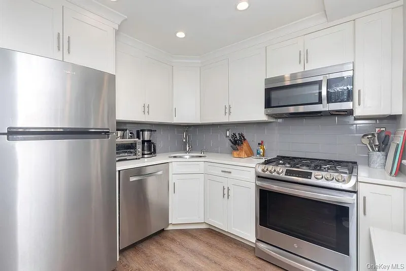 15 Leewood Circle  #1R Photo 5