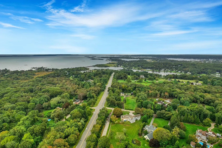 8 Montauk Avenue Photo 12
