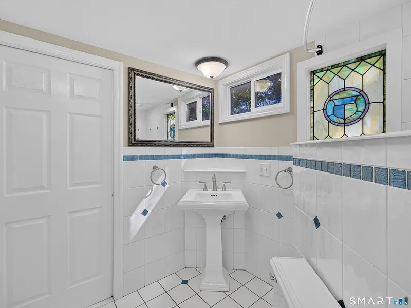 149 Liberty Street Photo 17