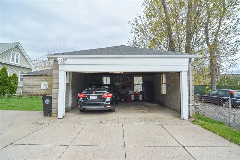 23 Division St Photo 38