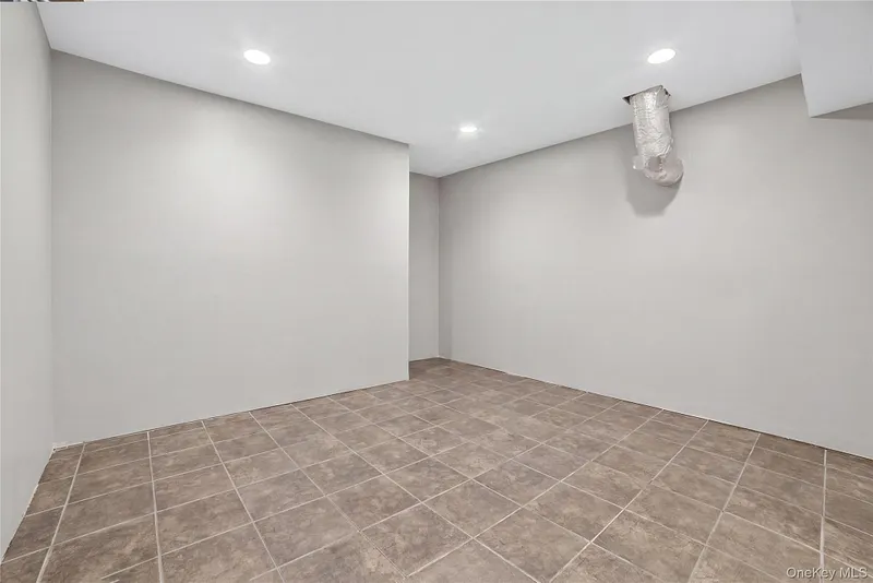 3 Leir Court Photo 32