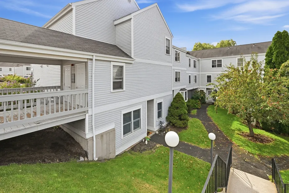 55 Mill Plain Road  #32-1 Photo 29