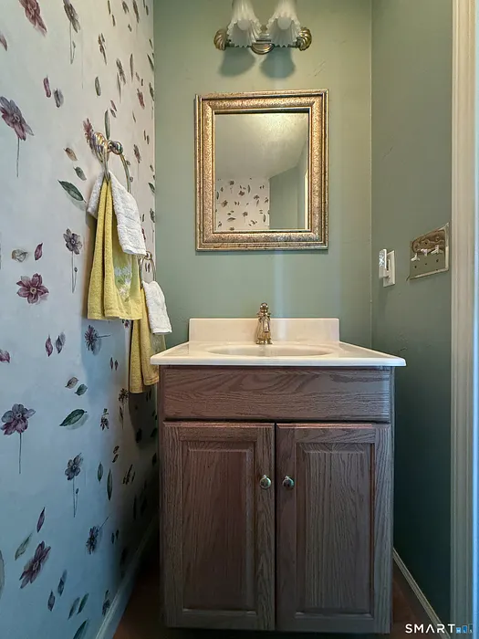240 Beach Street Photo 6