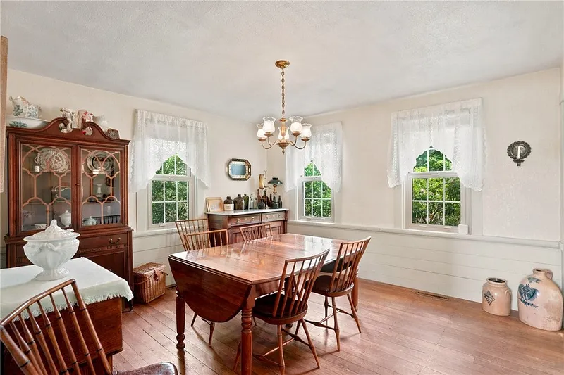 362 Abbott Run Valley Road Photo 13