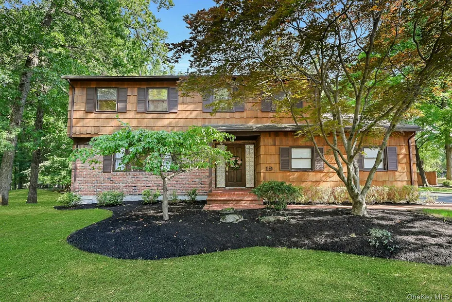 19 York Drive Photo 1