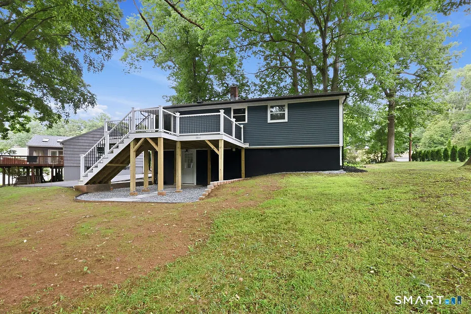 445 Lincoln Drive Photo 5
