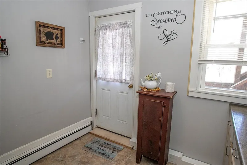 7 Leamy St Photo 7