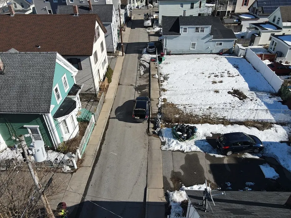 31 Floyd St Photo 32