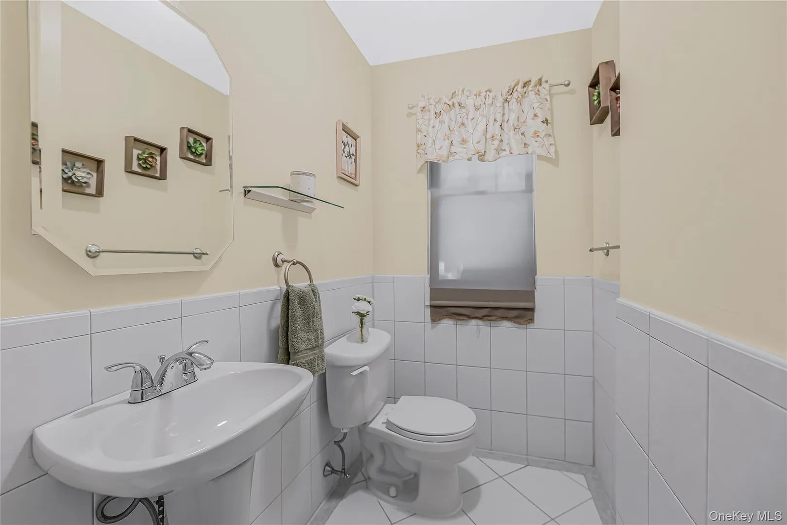 206 Midland Avenue Photo 11