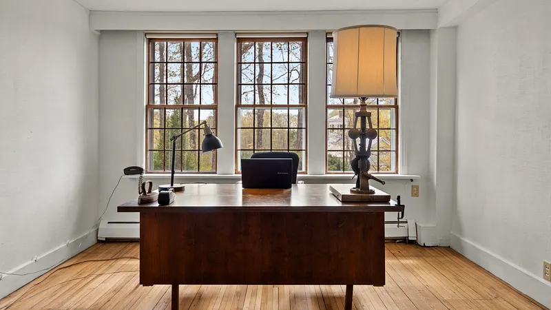6 Tyringham Rd Photo 13