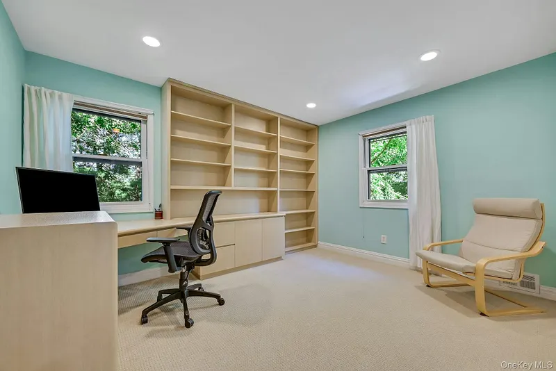 19 York Drive Photo 31
