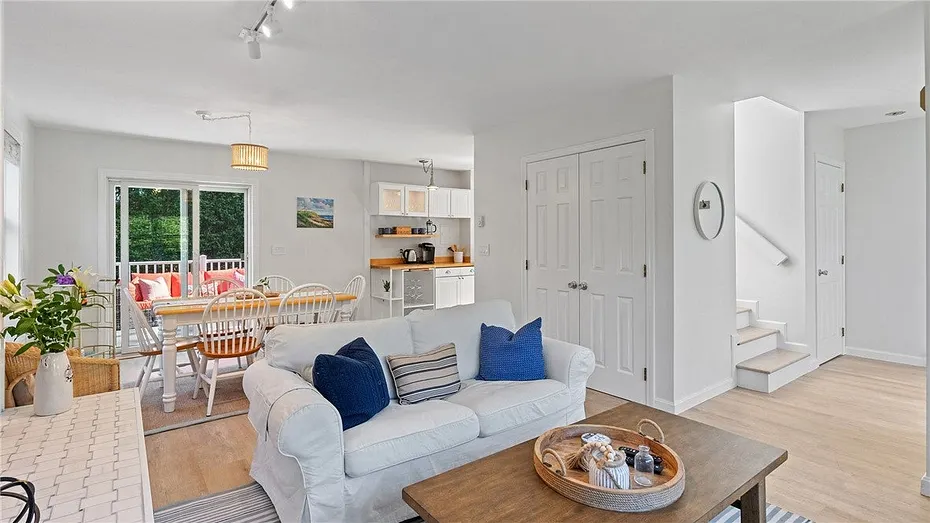 152 Tuckerman Avenue  #7 Photo 8