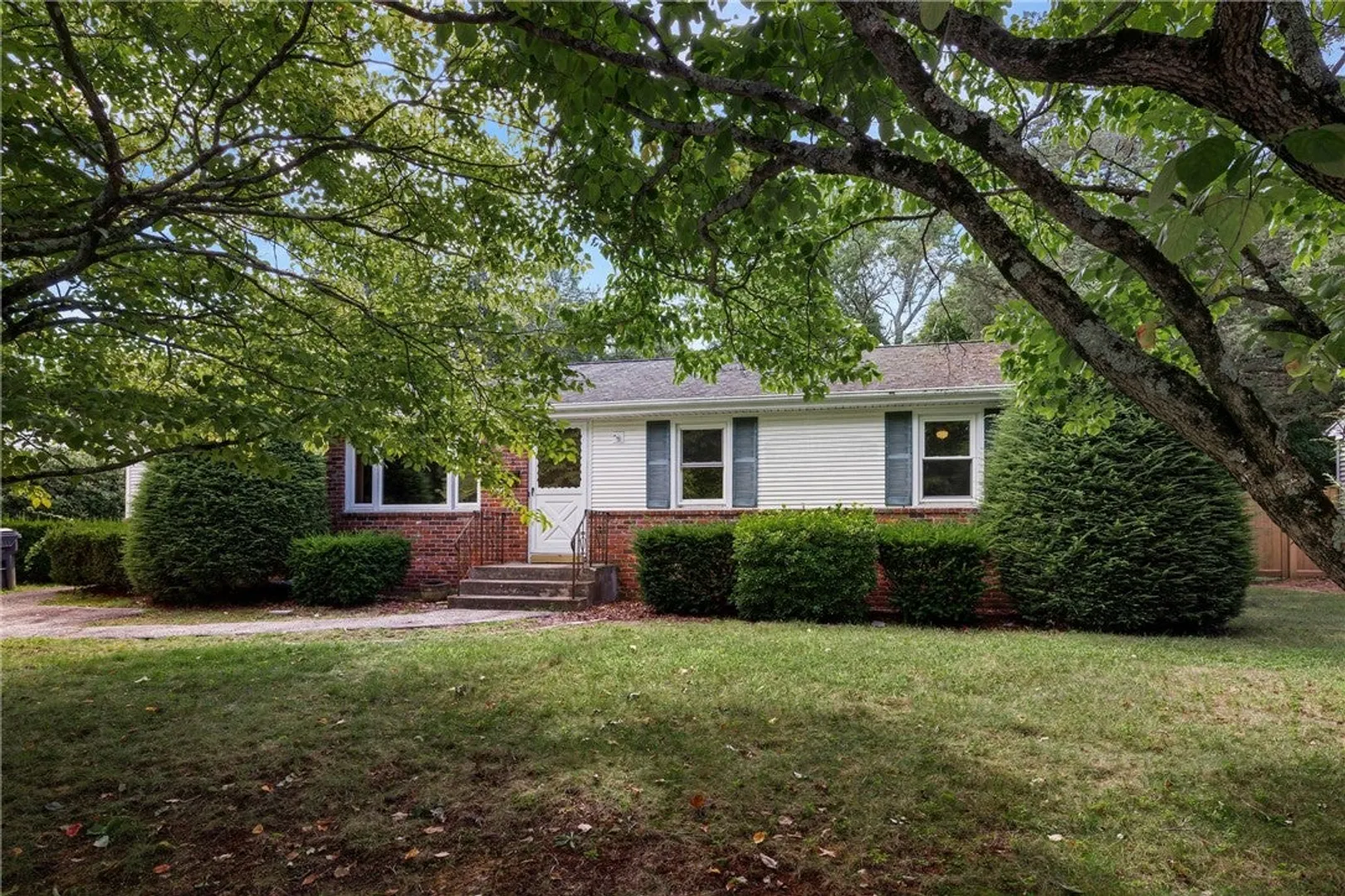 108 Longfellow Drive Photo 1