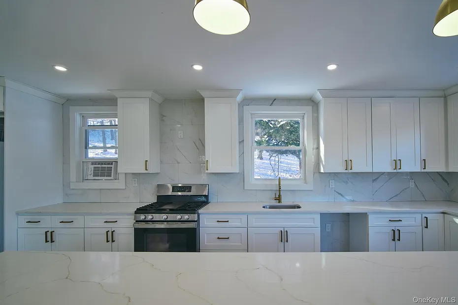 189 Mcnamara Road Photo 12