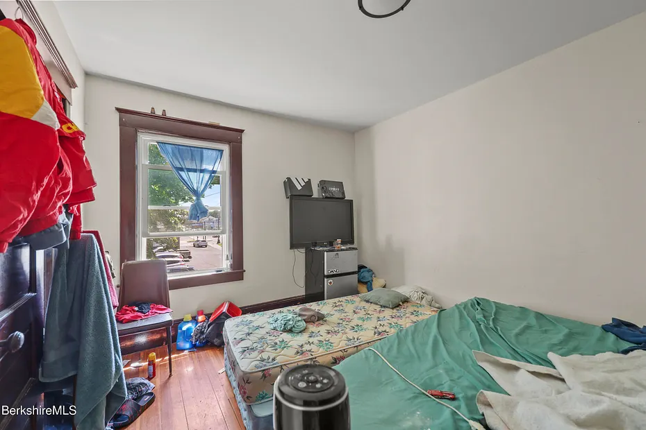 271 Tyler St Photo 26
