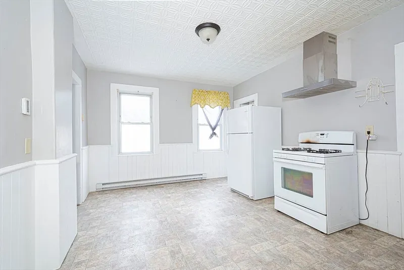 31 Neil St. Photo 11
