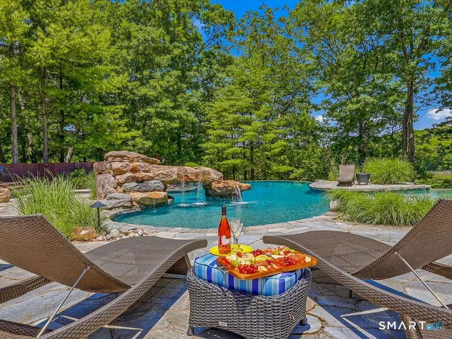 76 Sachem Head Road Photo 34