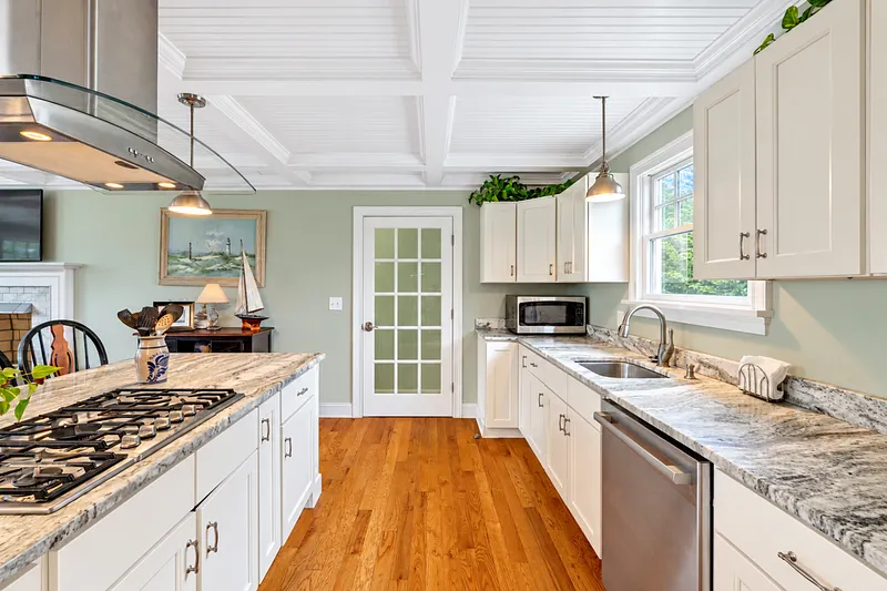 8 Montauk Avenue Photo 23