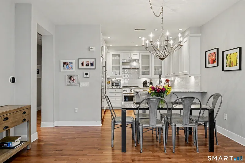 77 Havemeyer Lane  #410 Photo 13