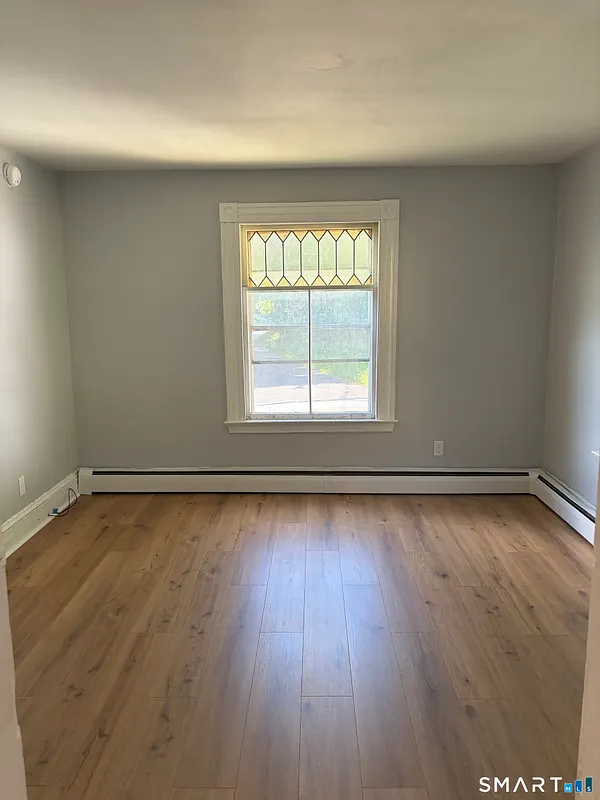 323 Saybrook Road Photo 9