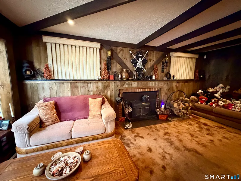 40 Andrews Avenue Photo 9
