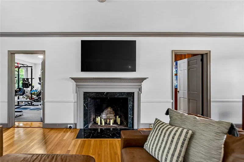 1747 Mooresfield Road Photo 17