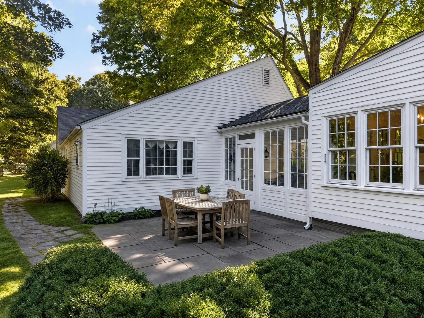 9 Ingham Hill Road Photo 31