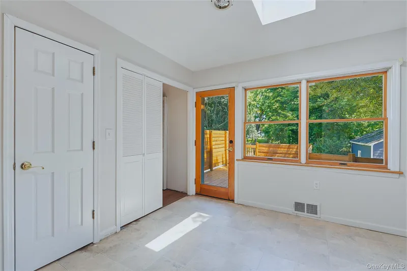160 Washington Avenue Photo 10