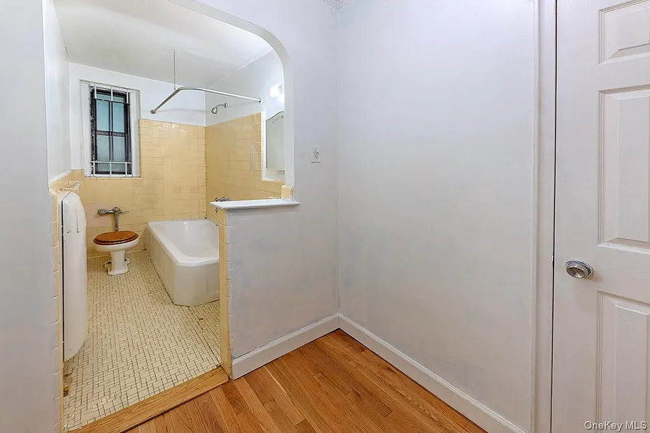 3017 Riverdale Avenue  #2H Photo 7