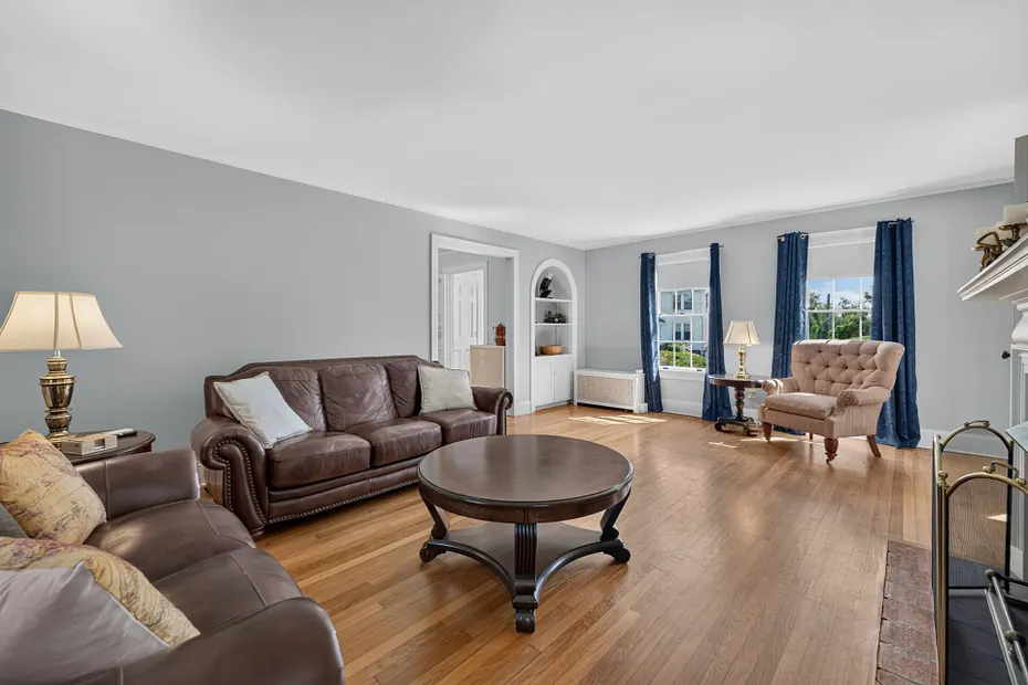 39 Glenwood Avenue Photo 17