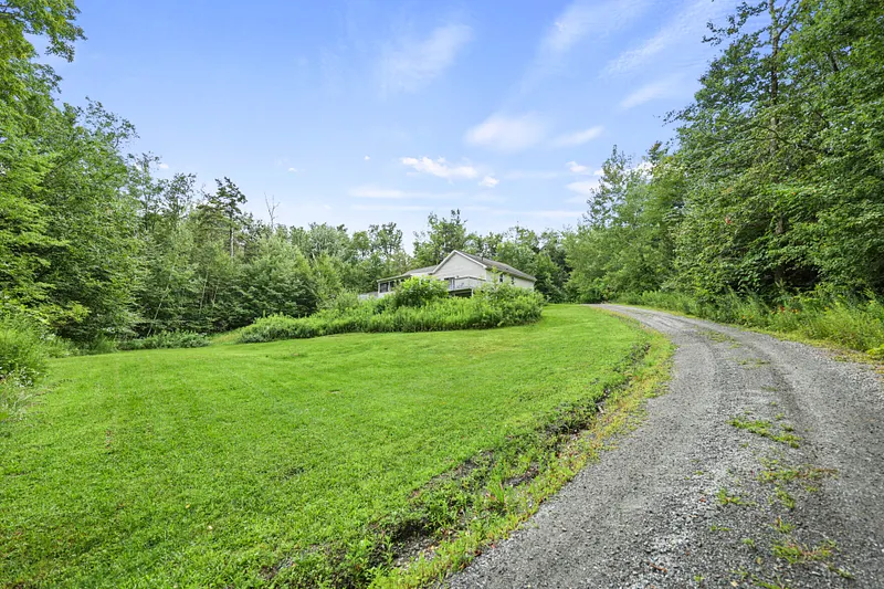 229 Hamilton Rd Photo 2