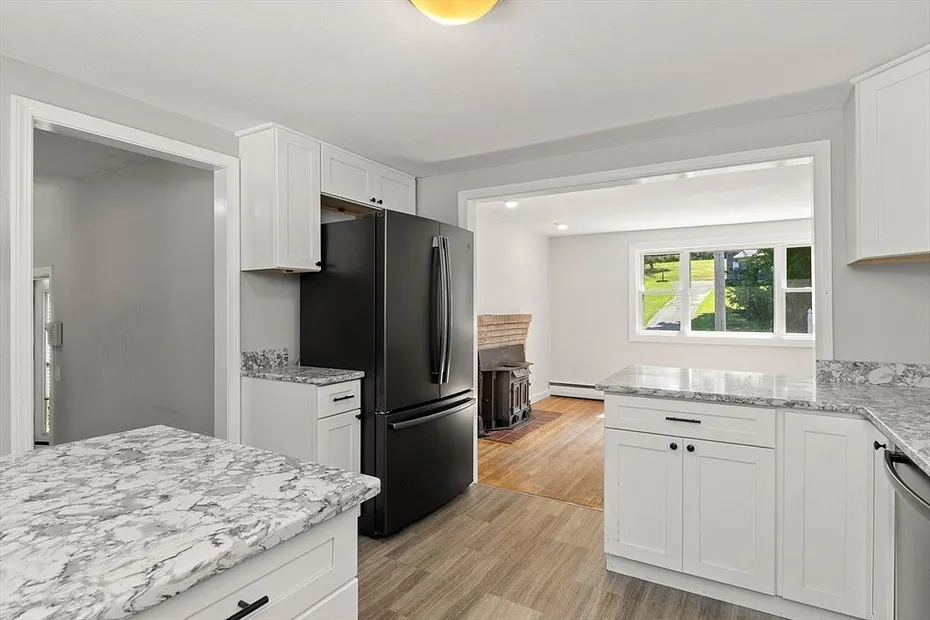 85 Gile St Photo 10