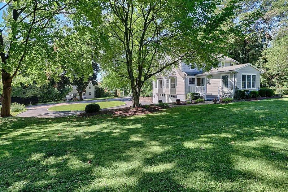 96 Benedict Avenue Photo 4
