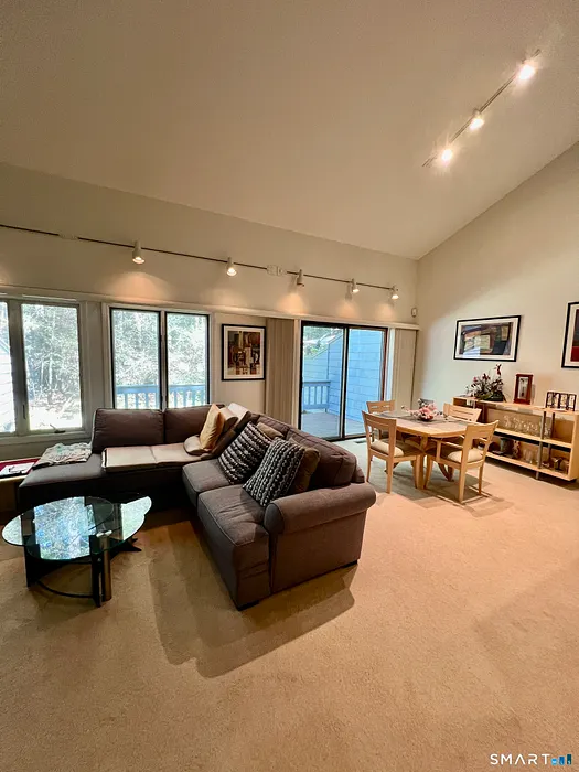 480 Evergreen Road Photo 3