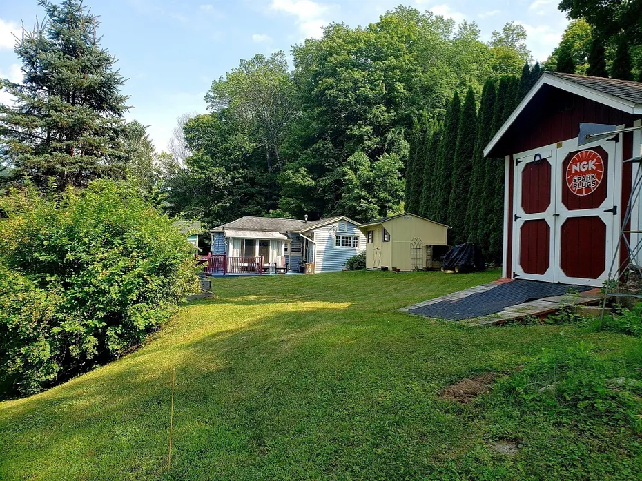 28 Hampden St Photo 8