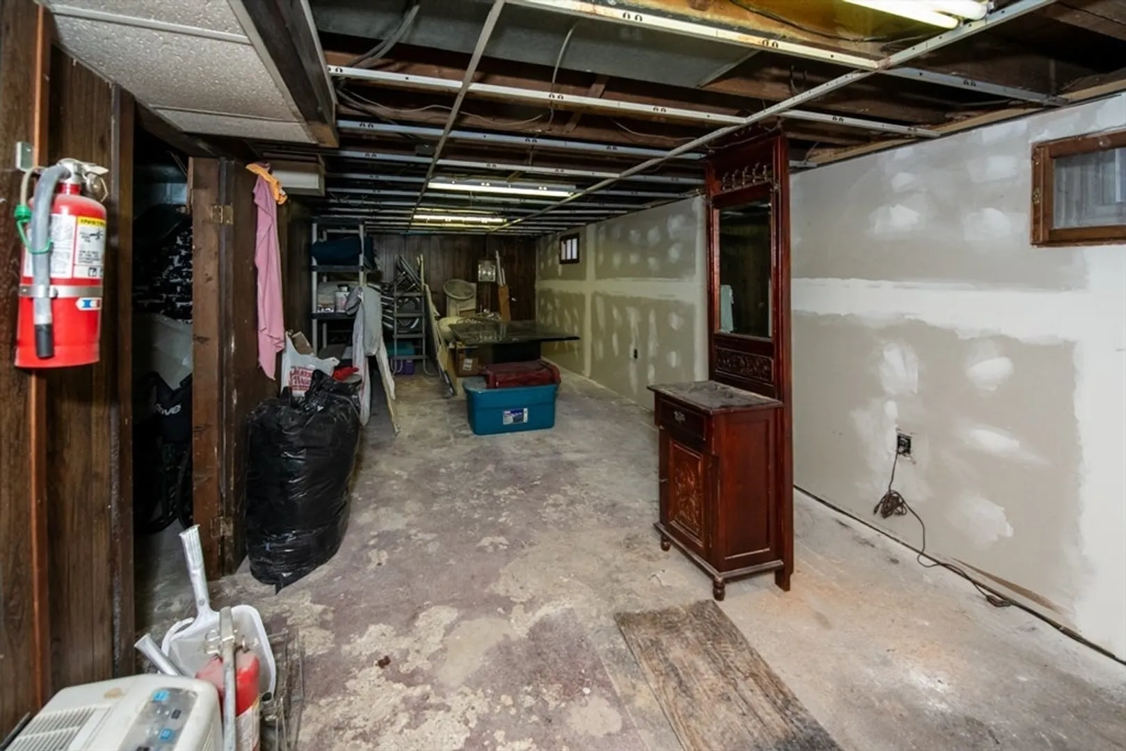 250 Lowell Street Photo 25
