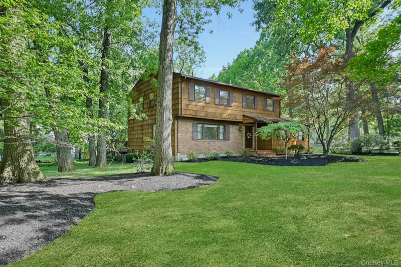 19 York Drive Photo 2