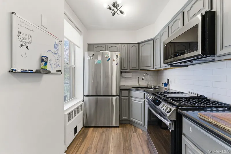 250 N Broadway  #5B Photo 9