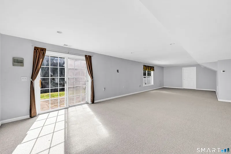 46 Auburn Way Photo 33