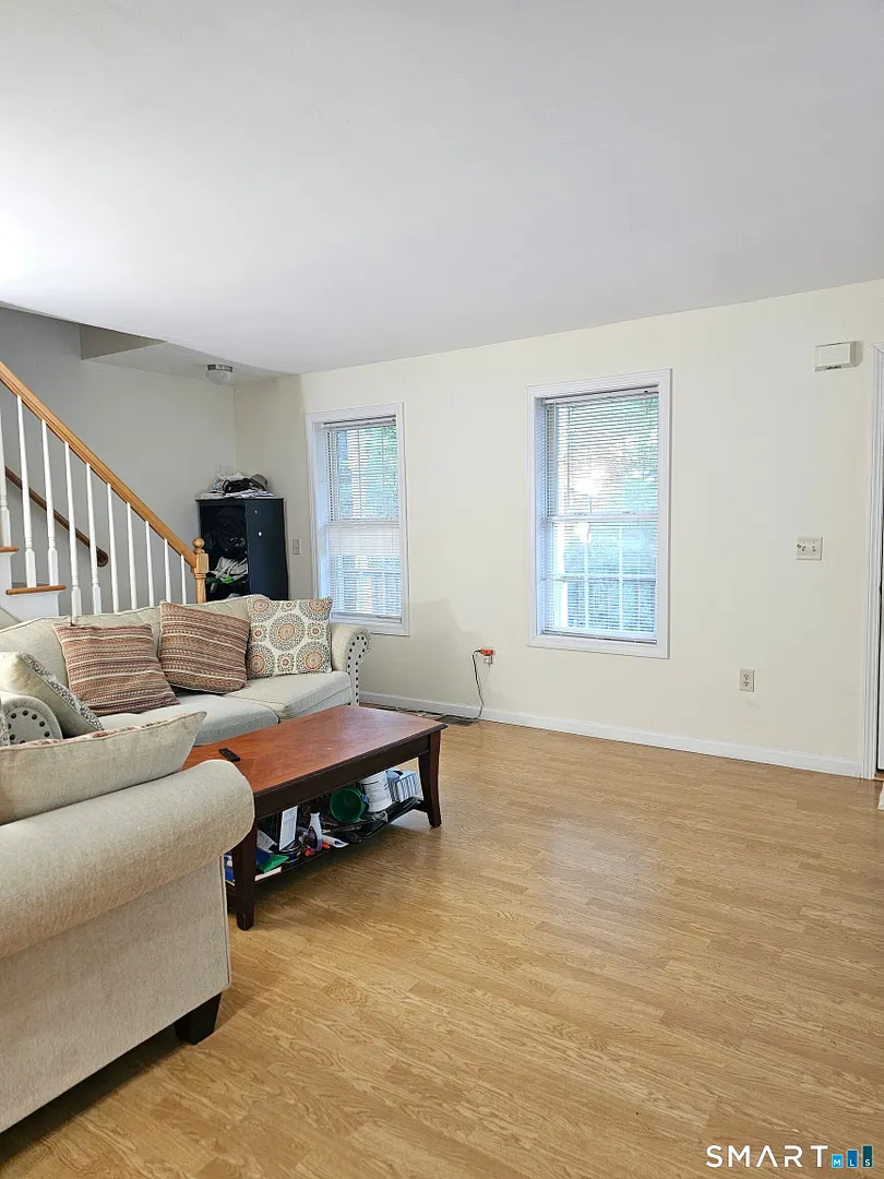 54 Alice Street Photo 13