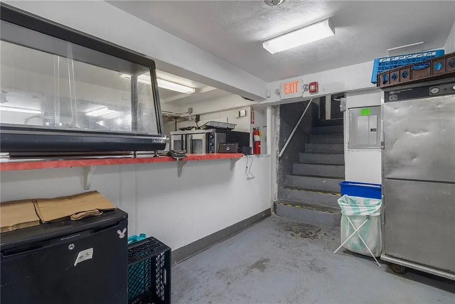 681 Providence Street Photo 34