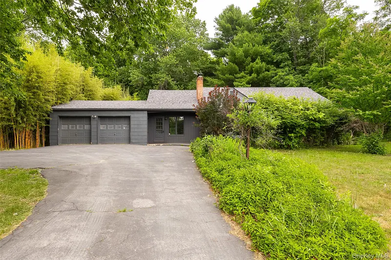 166 Vassar Road Photo 2