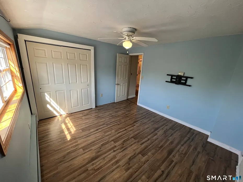 303 Somers Road Photo 14